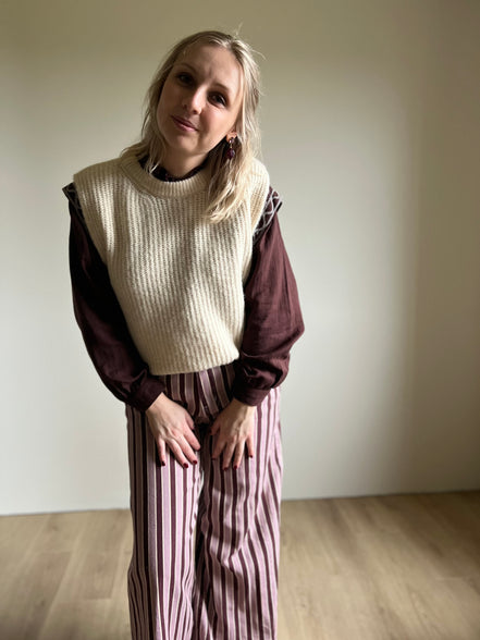 Sleeveless sweater beige