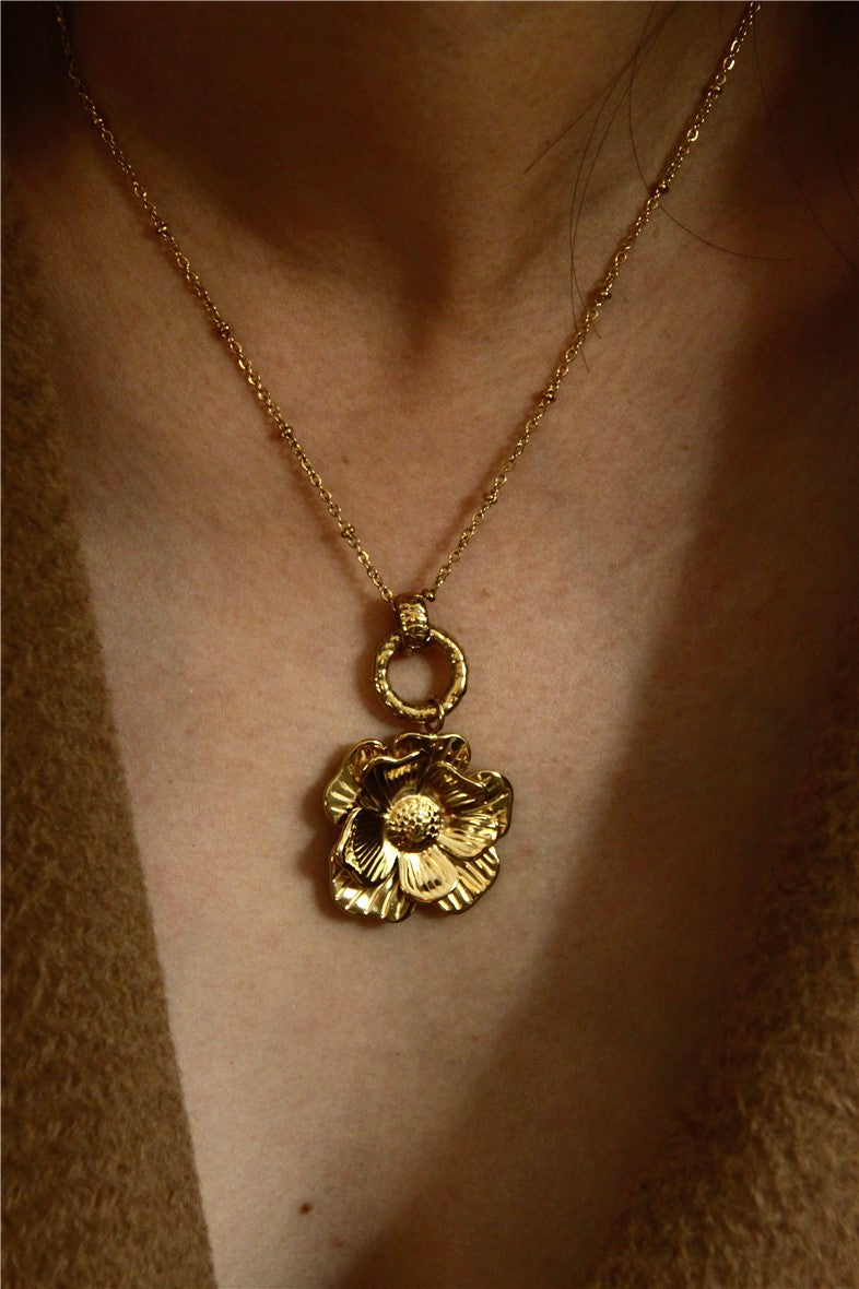 Flo necklace