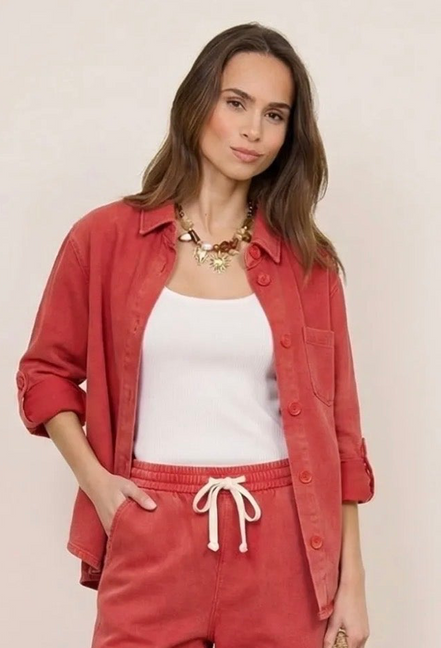 Red jeansshirt