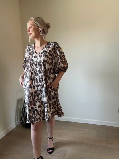 Leopard balloon dress