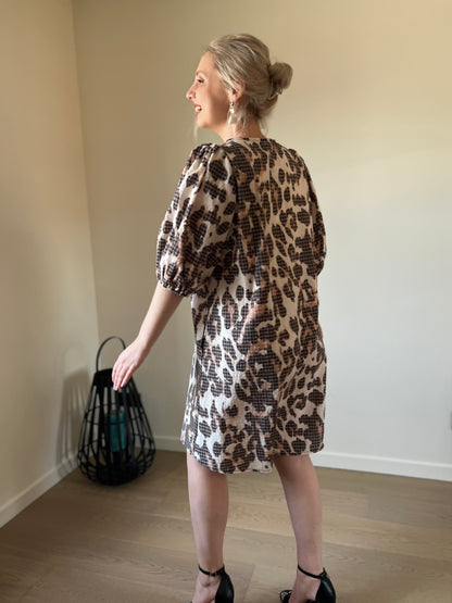 Leopard balloon dress