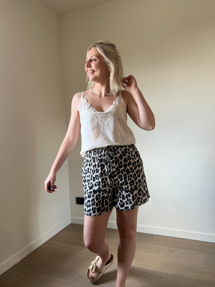 Leo tetra short