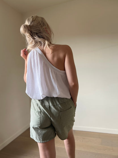 Tetra off-shoulder top