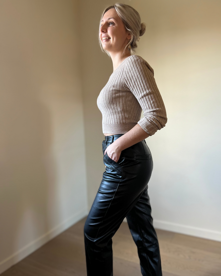 Rechte PU-broek zwart 