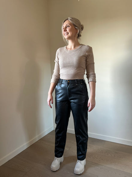 Rechte PU-broek zwart 