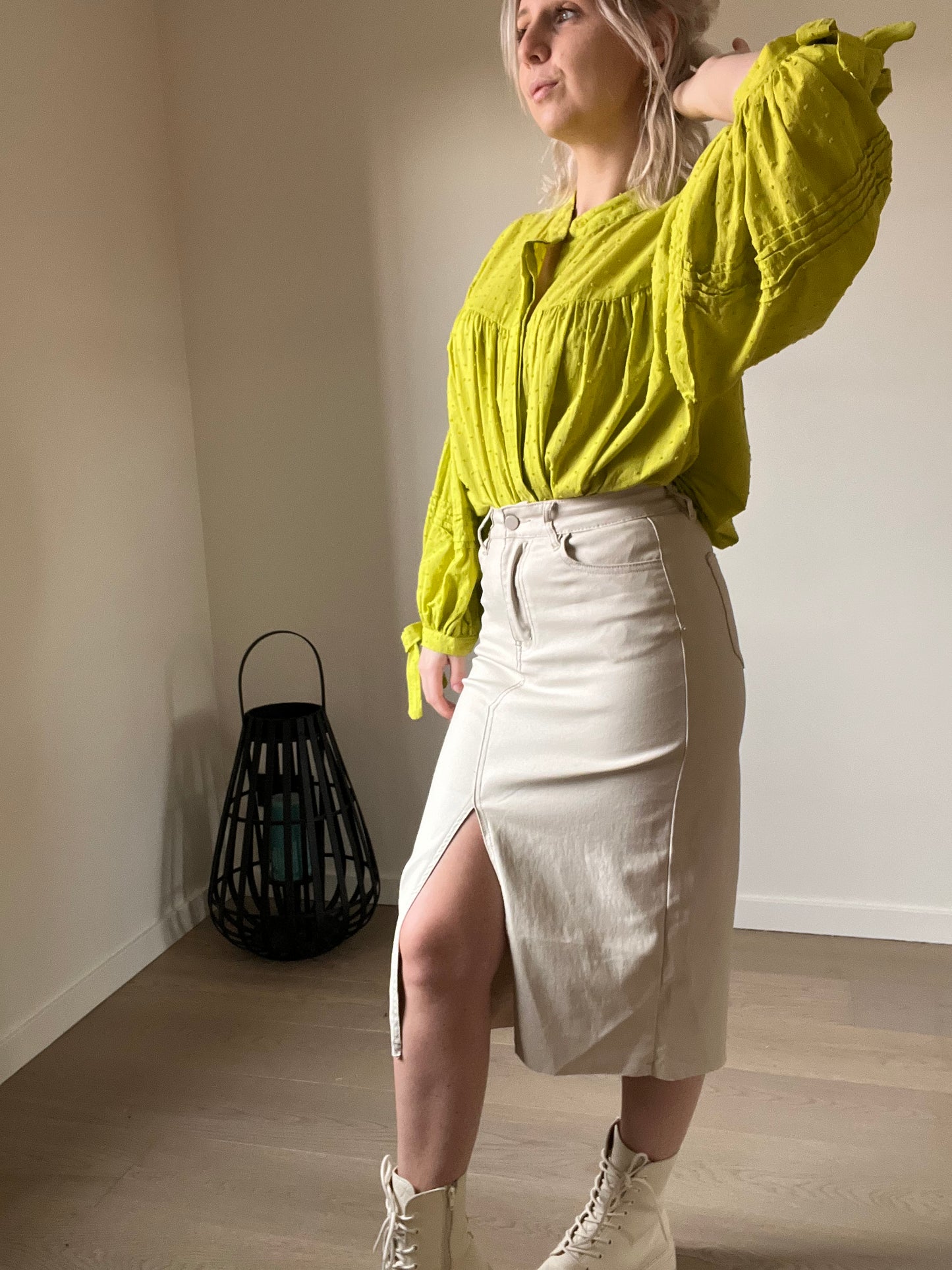 Beige coated skirt