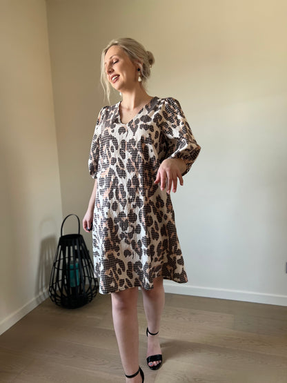 Leopard balloon dress