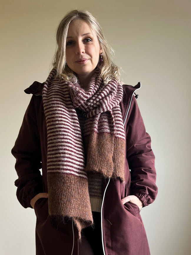 Bordeaux coffee scarf