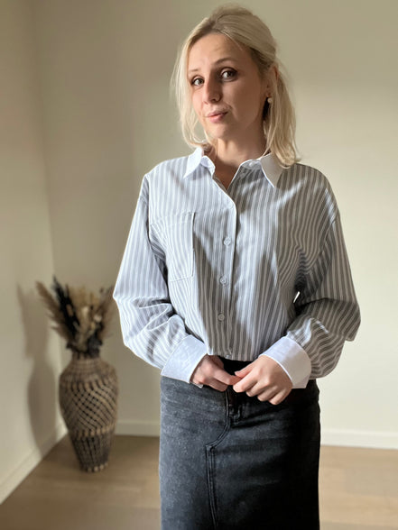 Cropped shirt grey