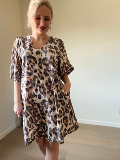 Leopard balloon dress