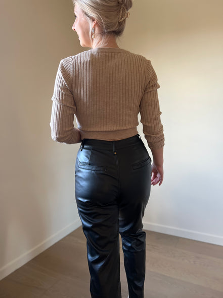 Rechte PU-broek zwart 