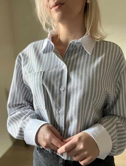 Cropped shirt grey