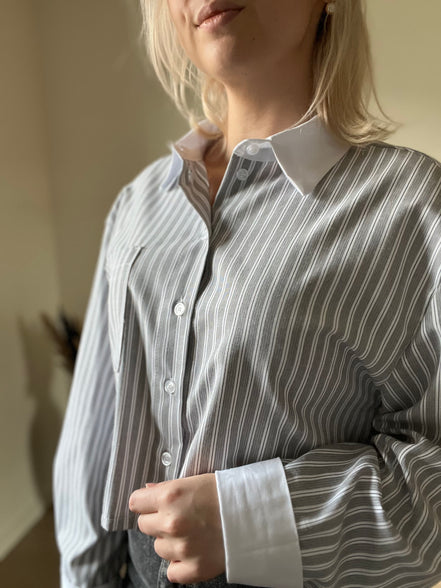 Cropped shirt grey