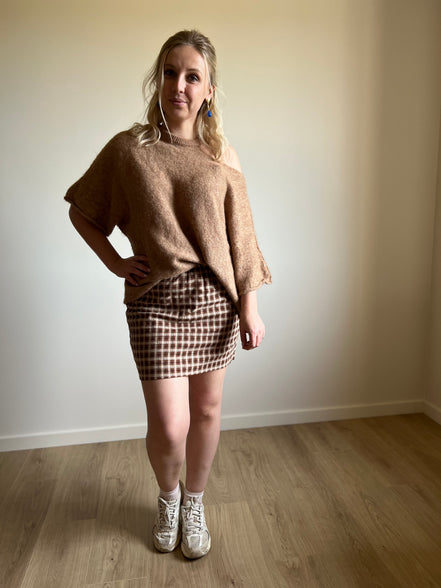 Checkered skirt camel