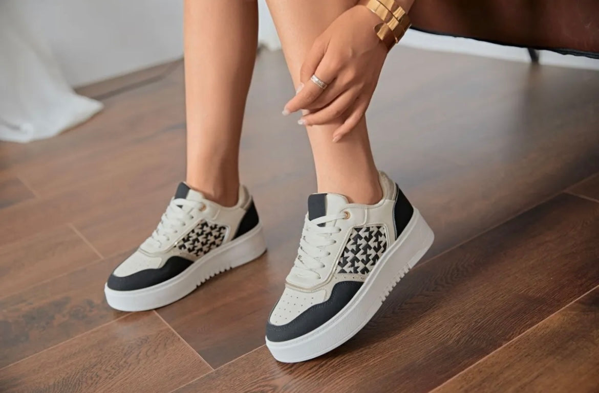 Sara sneakers black