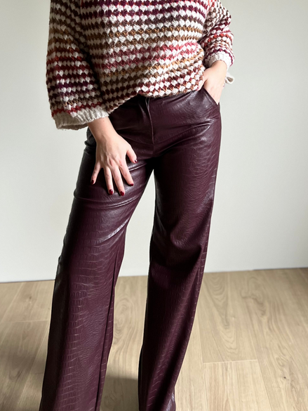 Faux leather pants bordeaux
