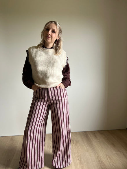 Sleeveless sweater beige