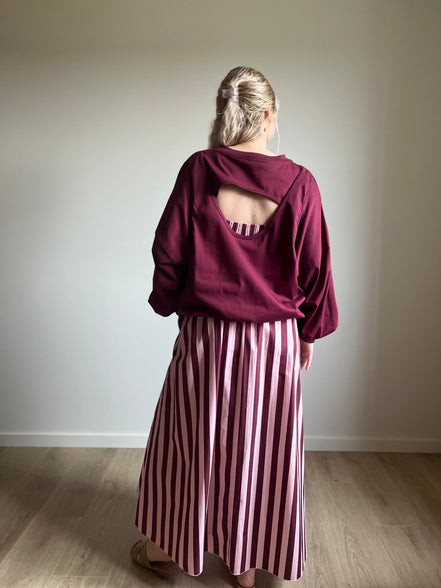 Open back sweater burgundy