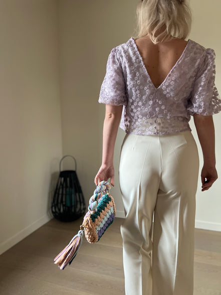 Flower top white