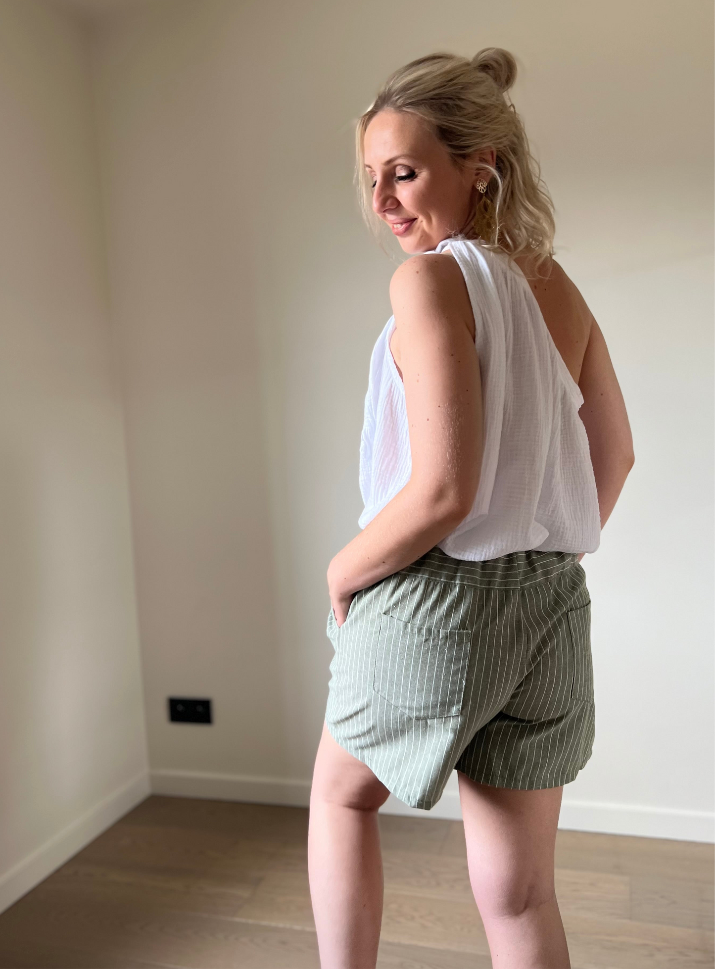 Striped shorts khaki