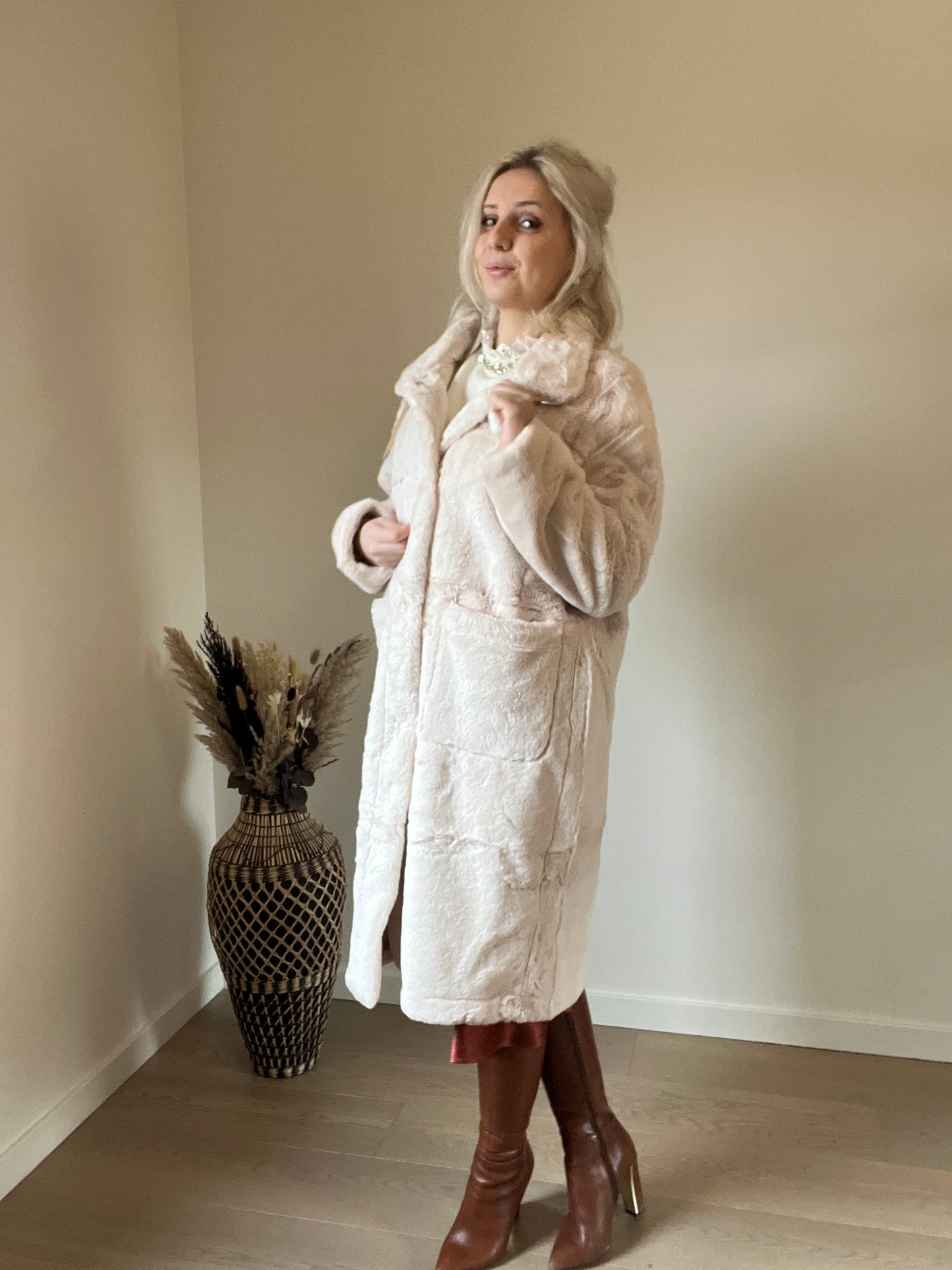 Furr coat beige