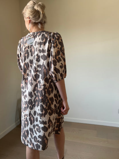 Leopard balloon dress