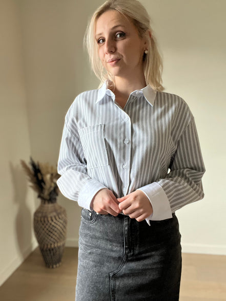 Cropped shirt grey