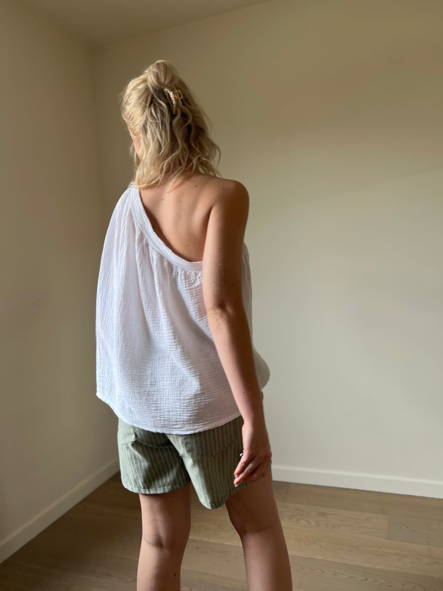 Tetra off-shoulder top