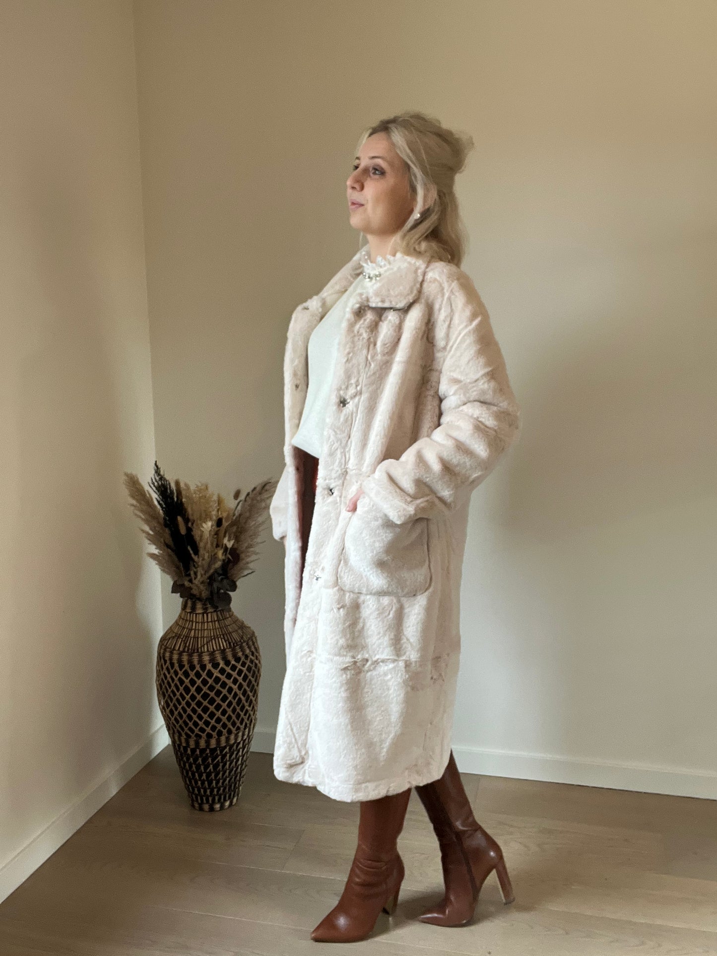 Furr coat beige