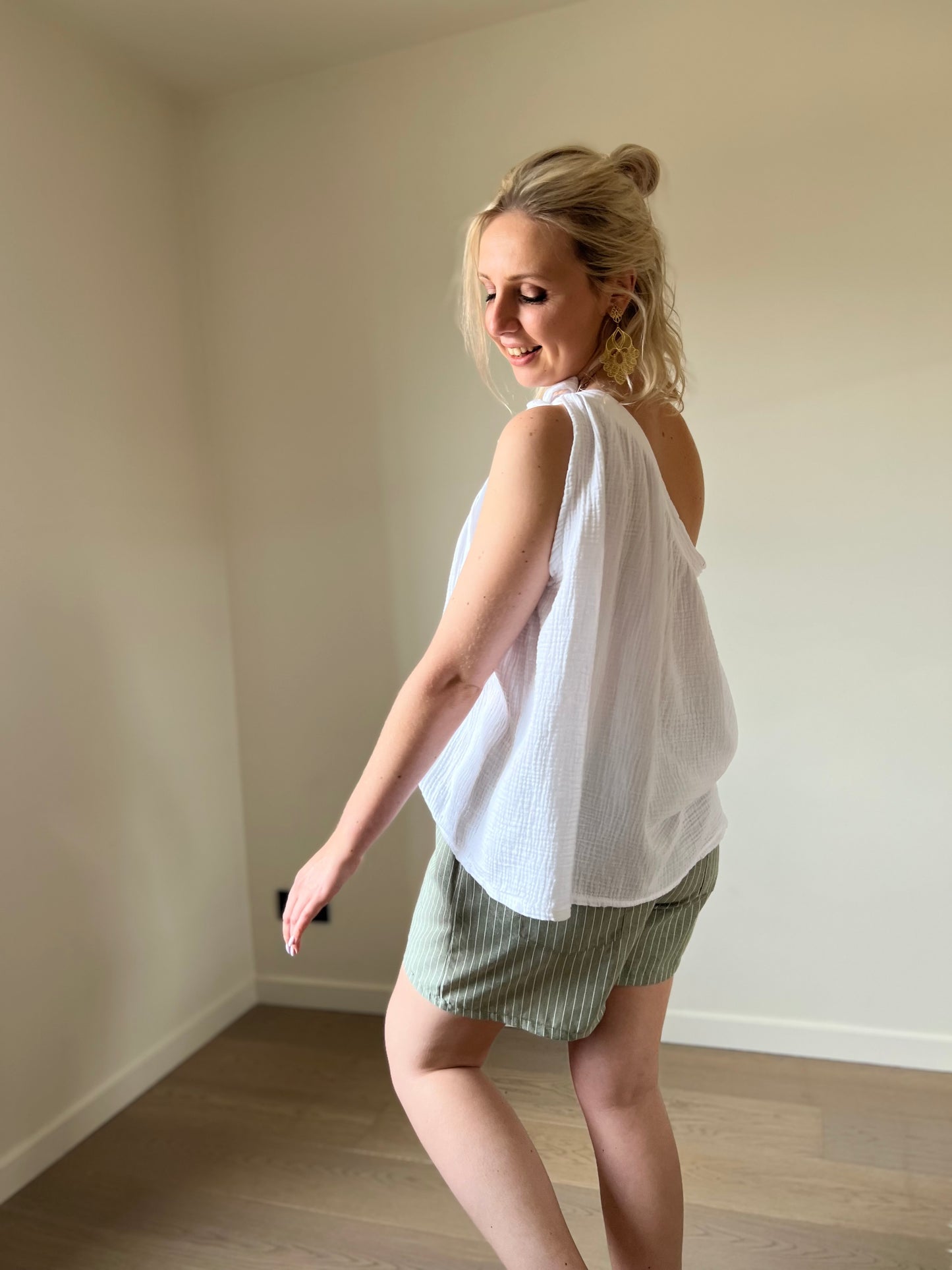 Tetra off-shoulder top