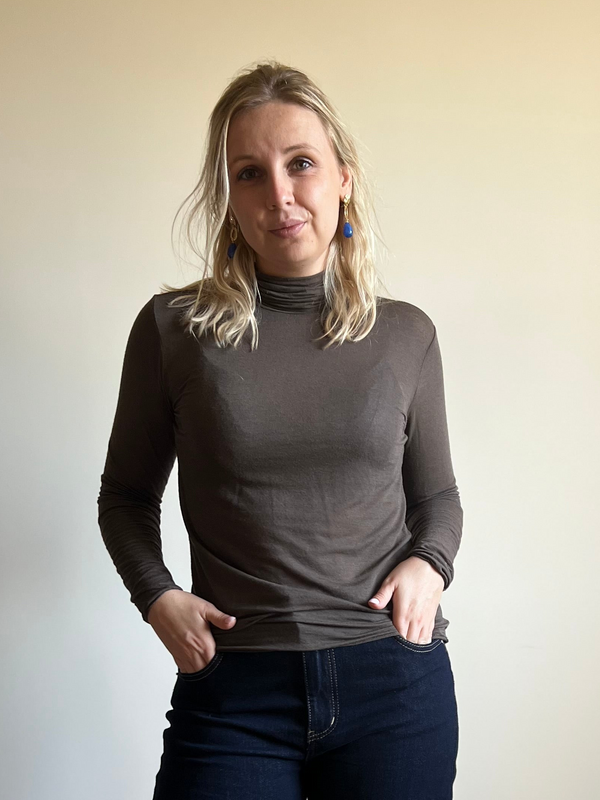 Turtleneck top brown
