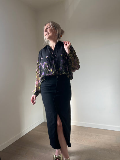 Floral black cropped shirt