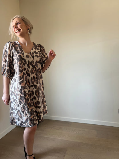 Leopard balloon dress