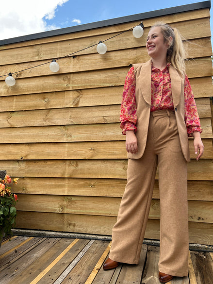Losse, op maat gemaakte broek camel