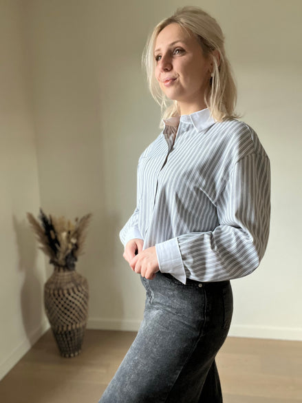 Cropped shirt grey