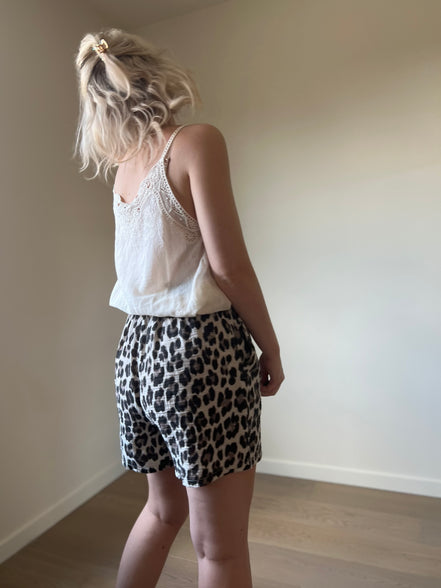 Leo tetra short