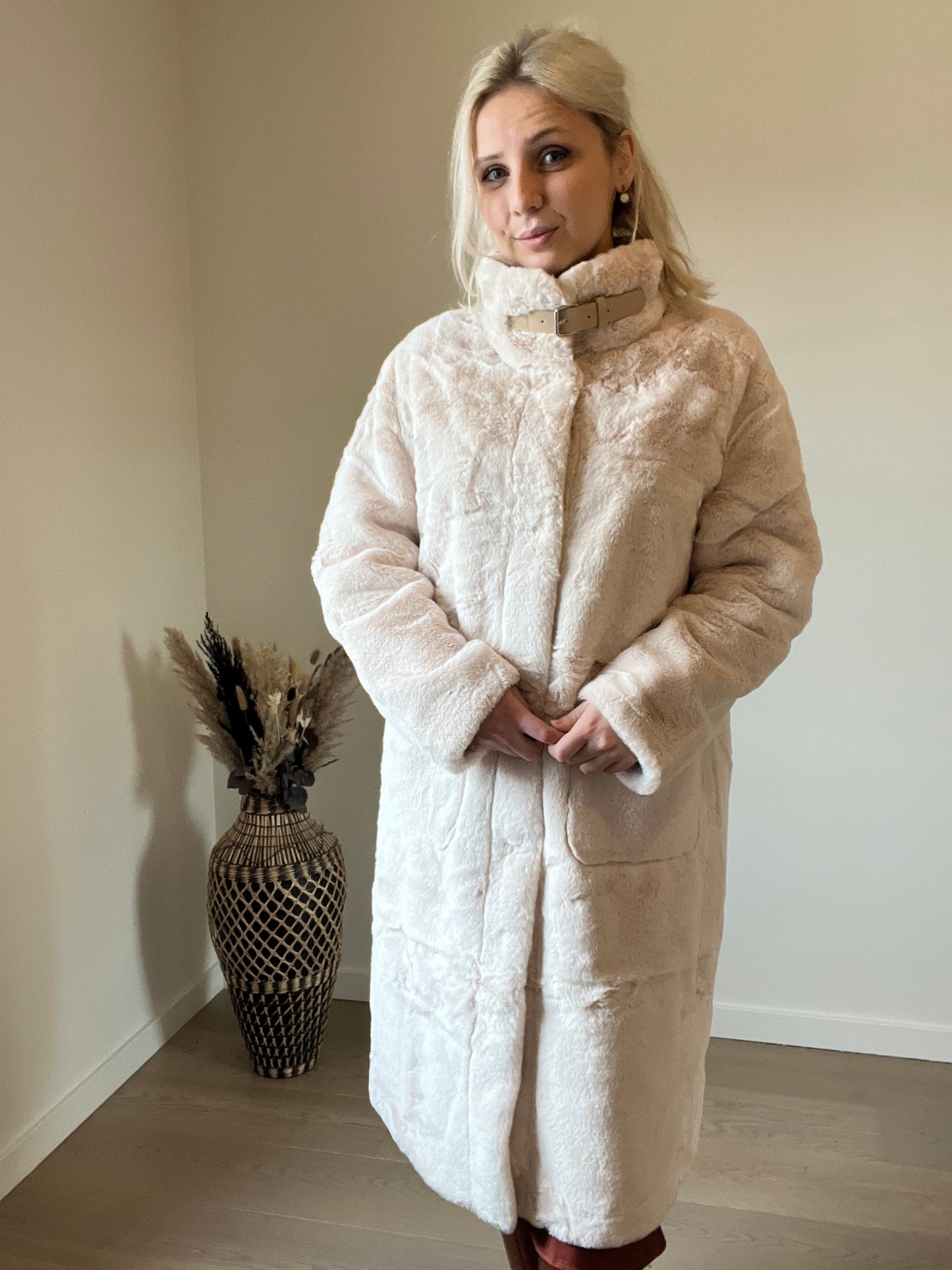 Furr coat beige