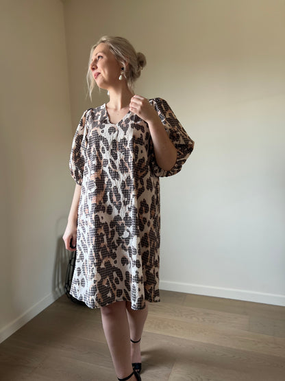 Leopard balloon dress