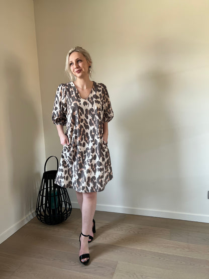 Leopard balloon dress