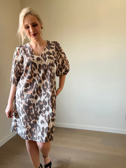 Leopard balloon dress