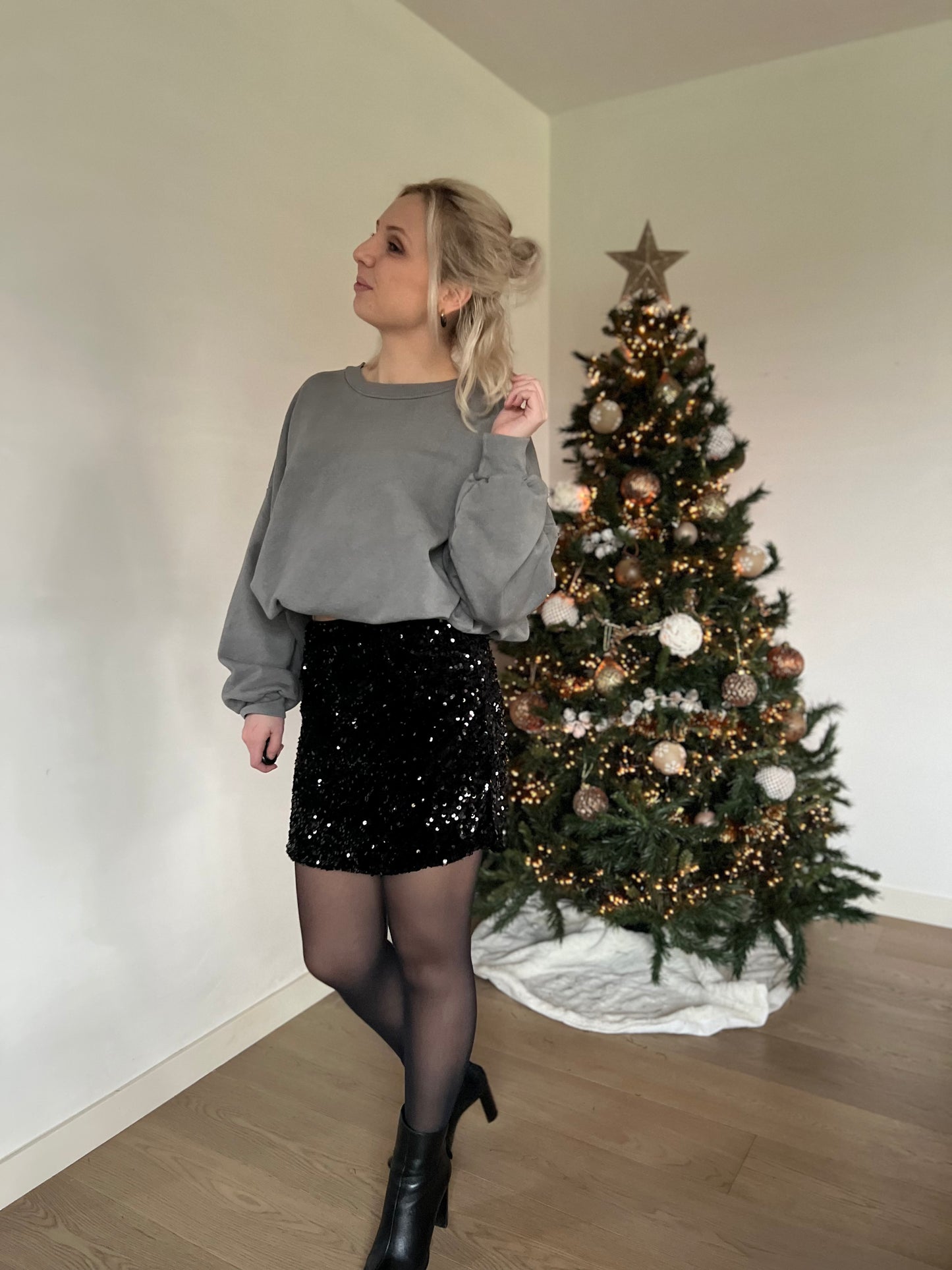 Sequin skirt black