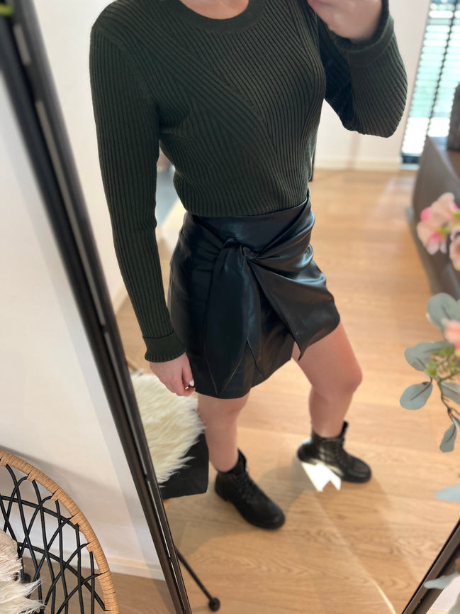 Zwarte leren rok 