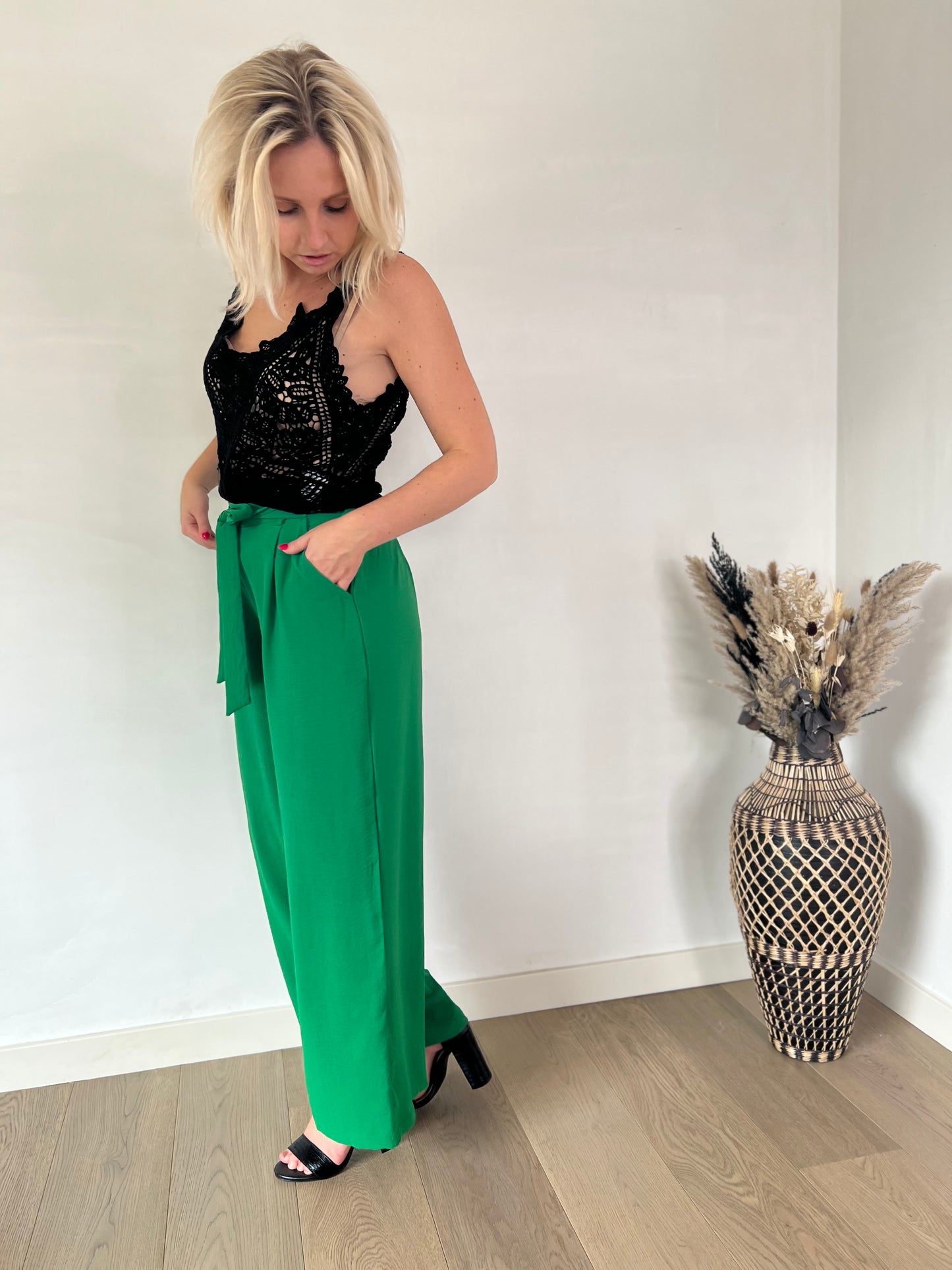 Green loose pants