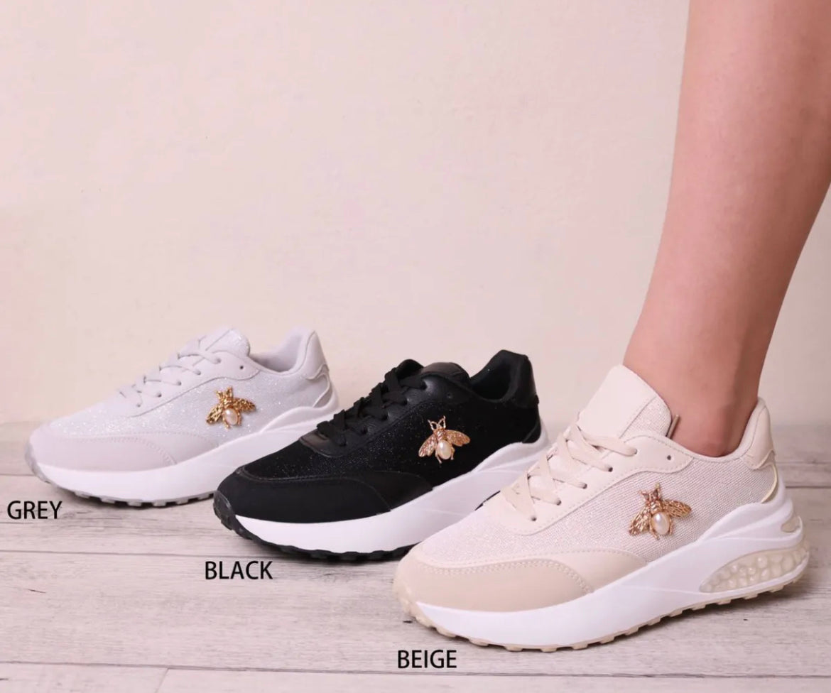 Bee sneakers beige