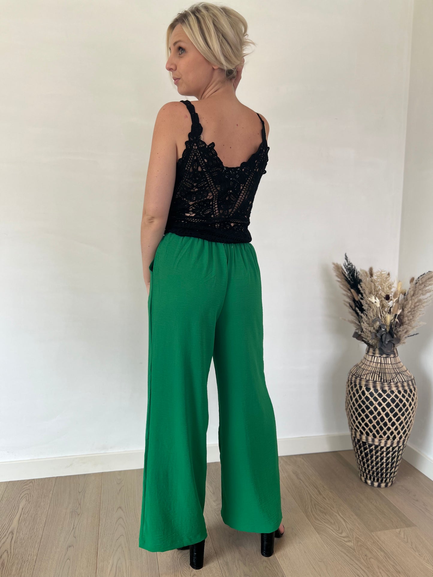 Green loose pants