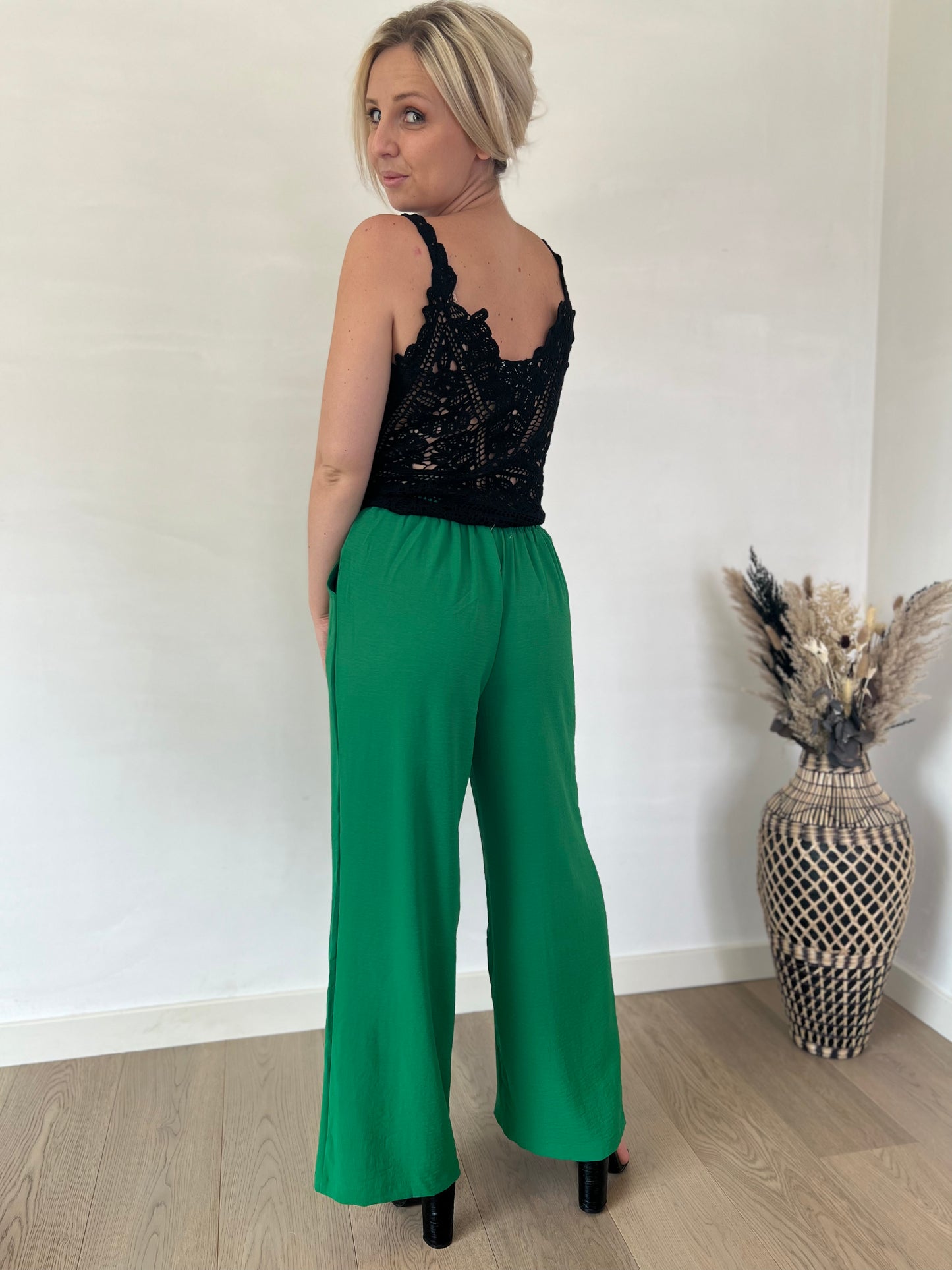 Green loose pants