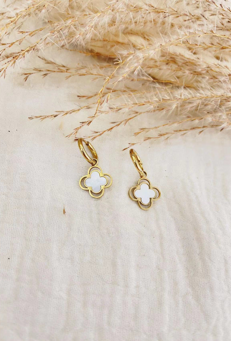 Earring white clover