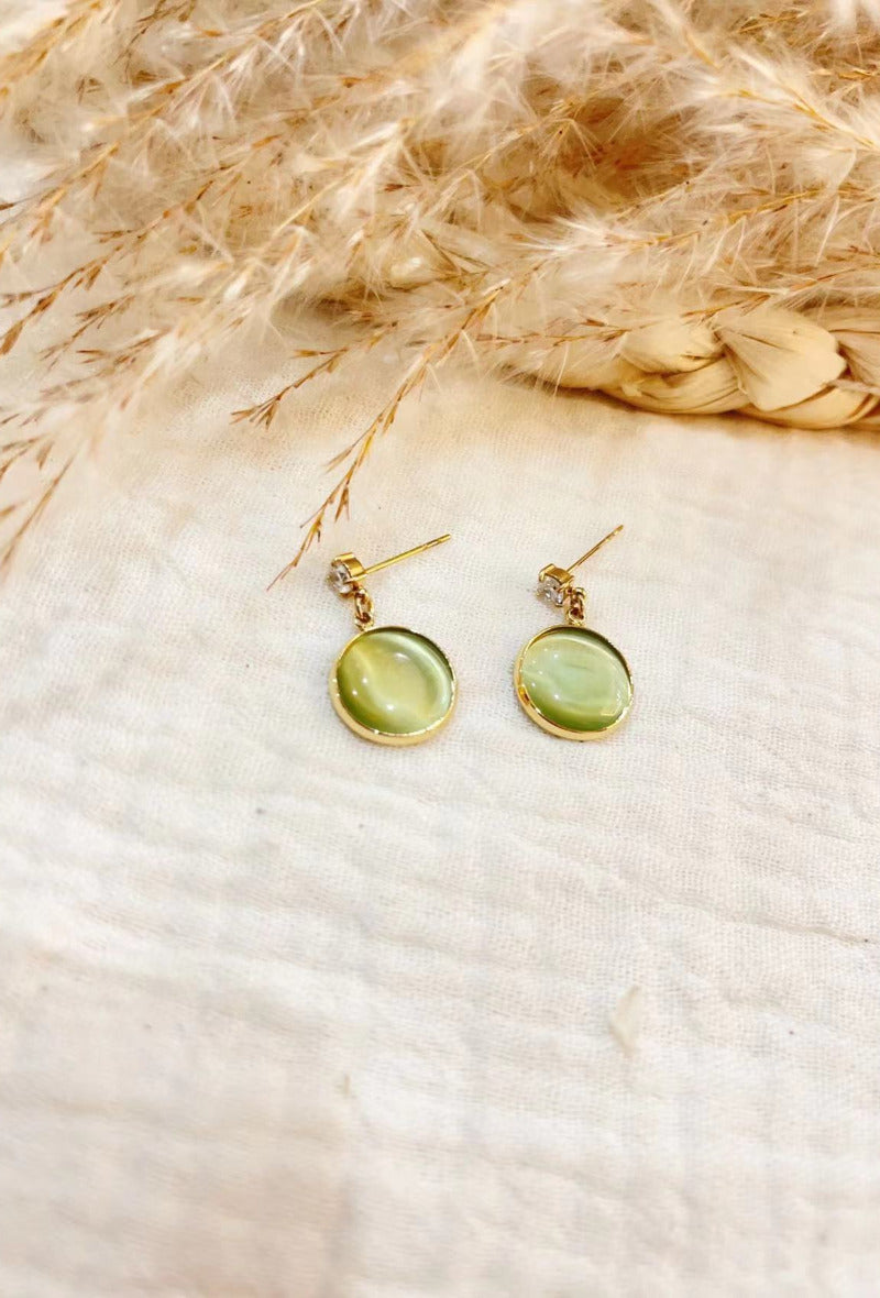 Earring cat’s eye green