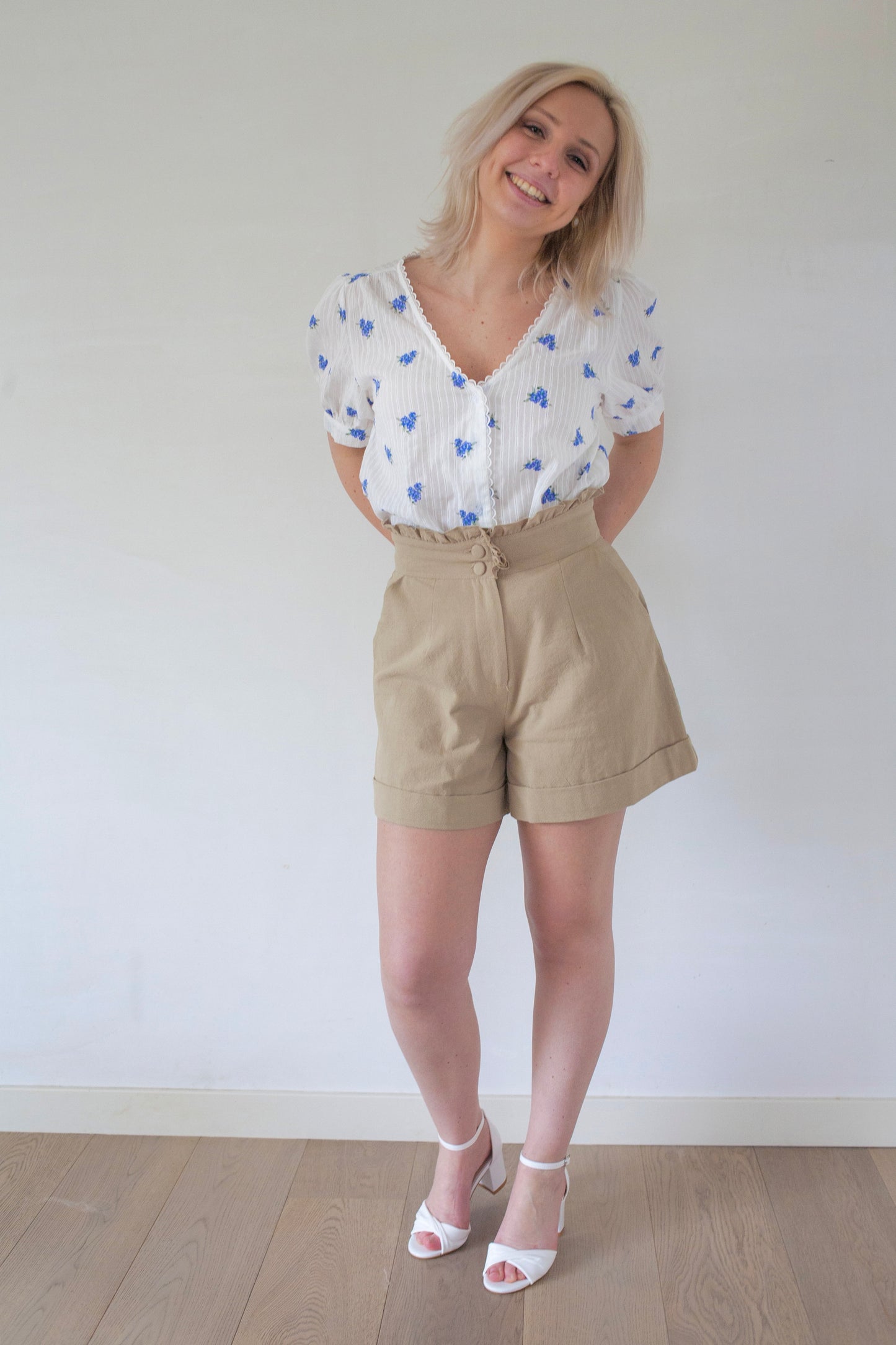 Beige short ruffles