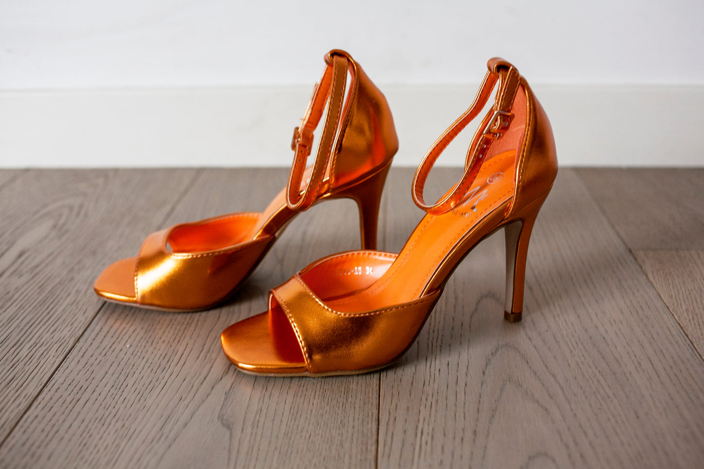 Sandals metallic orange